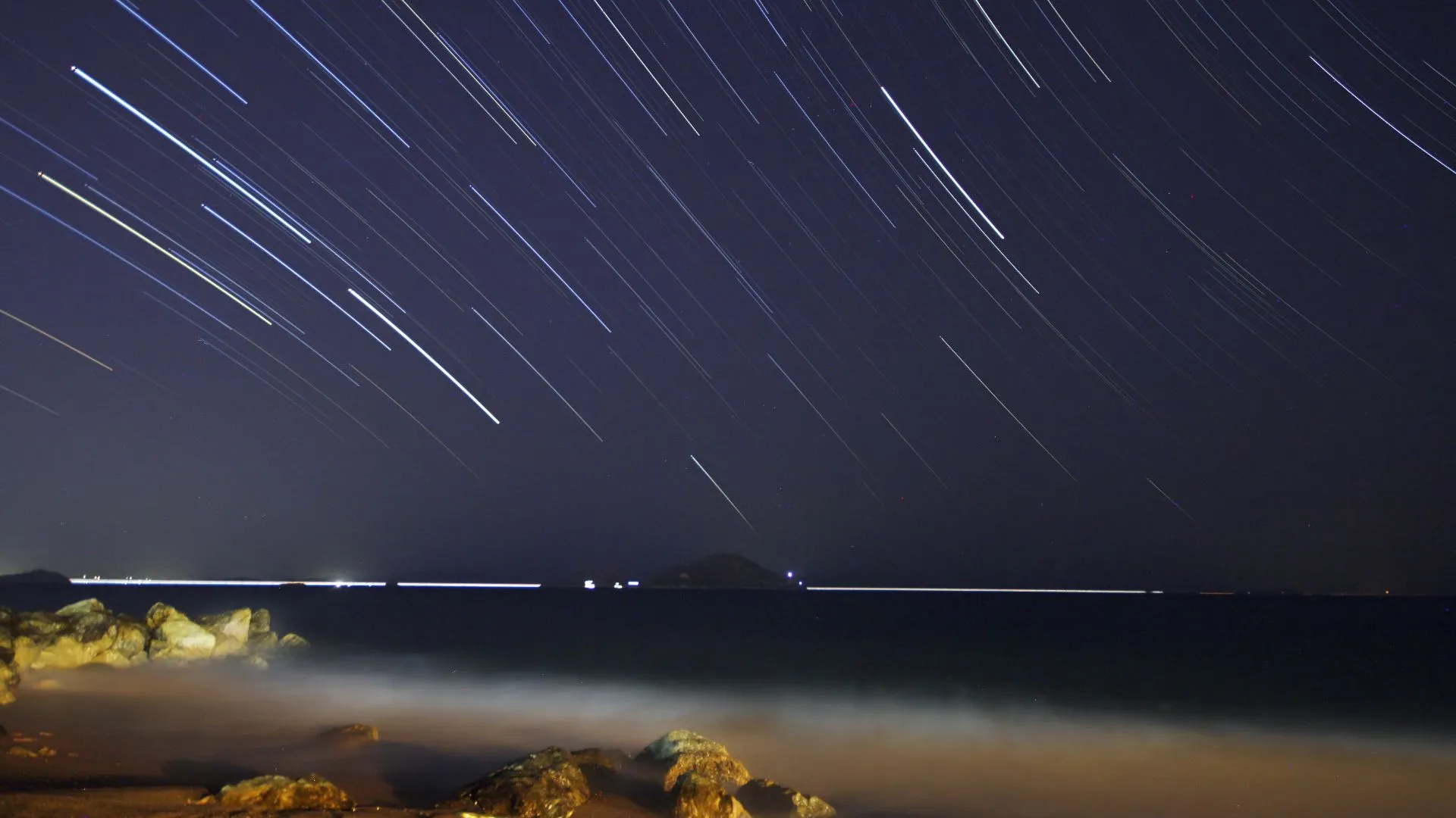 La lluvia de estrellas Piscis Austrínidas 2026 ya comenzó: ¿cuándo será su pico máximo?