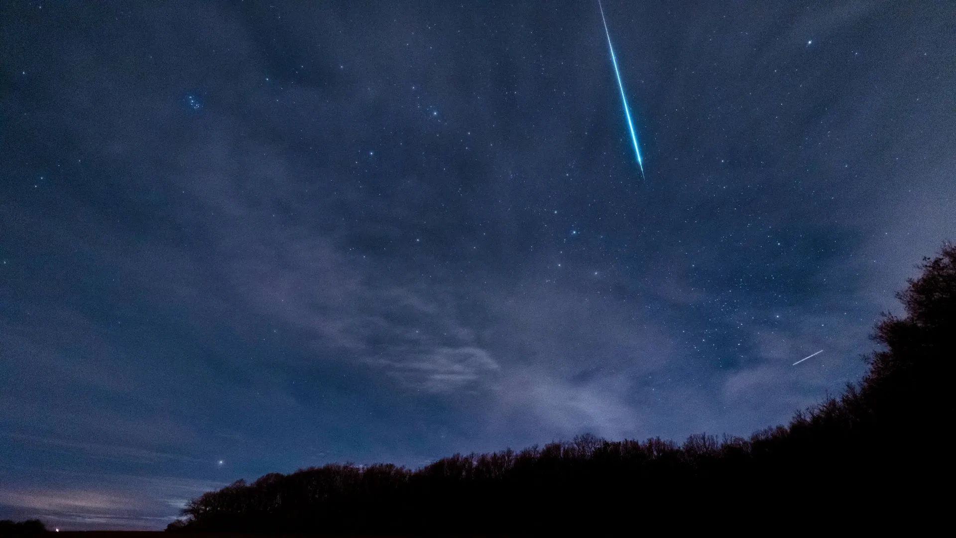 La lluvia de estrellas Piscis Austrínidas 2026 ya comenzó: ¿cuándo será su pico máximo?